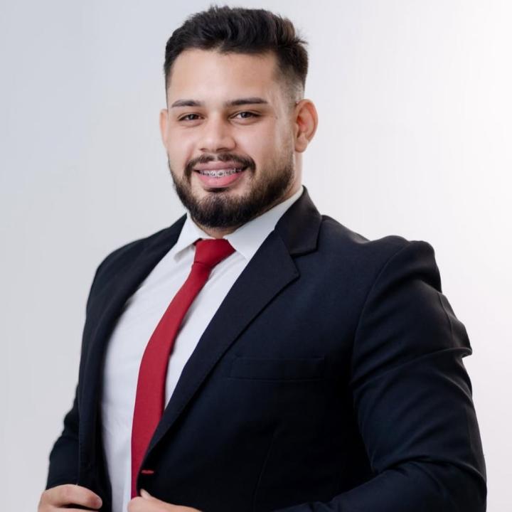 Dr. Carlos Eduardo Silva