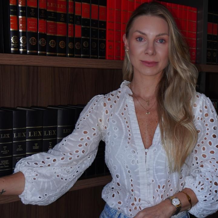 THAIS CAROLINE JANDT